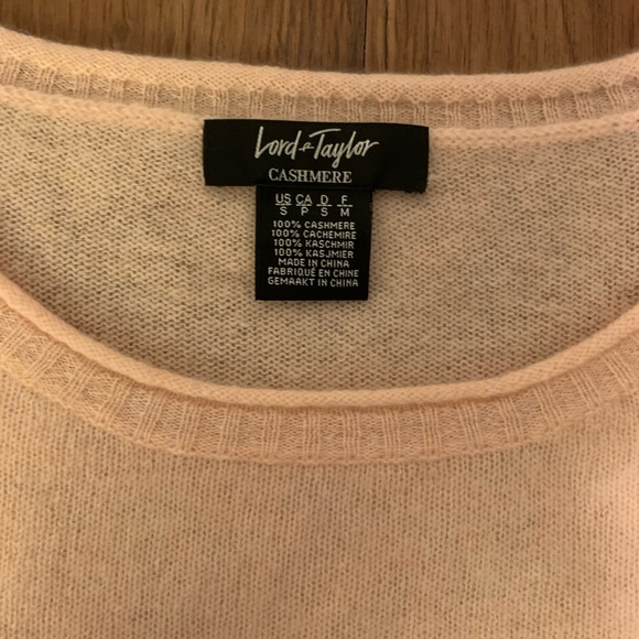 Light Pink Round Neck Cashmere Sweater - Picture 2 of 4